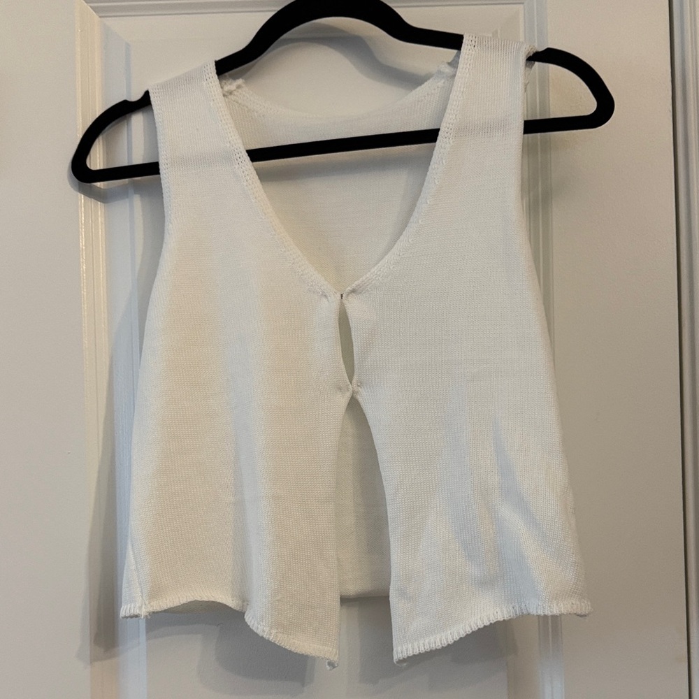 White Sleeveless Knit Top w/ clasped hooks